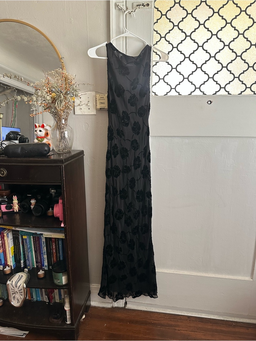 Réalisation Par The Carla Floral Midi Dress in Black - Picture 6 of 7